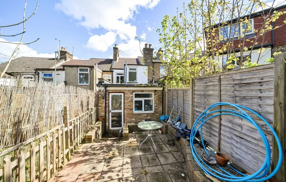 2 bedroom house for sale