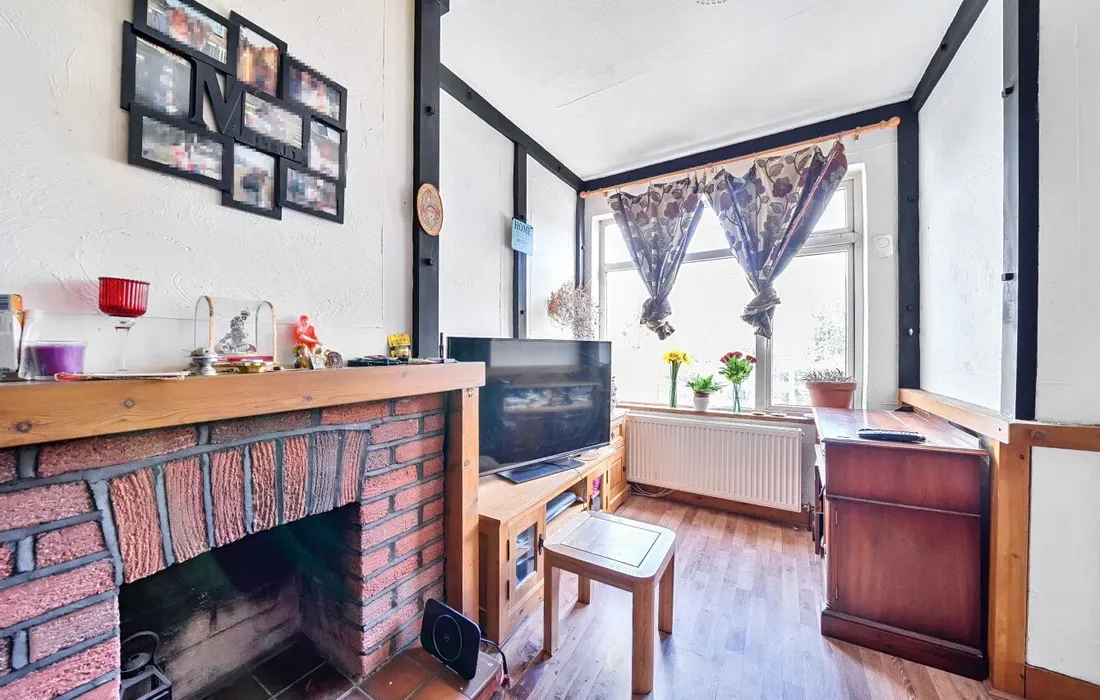 2 bedroom house for sale