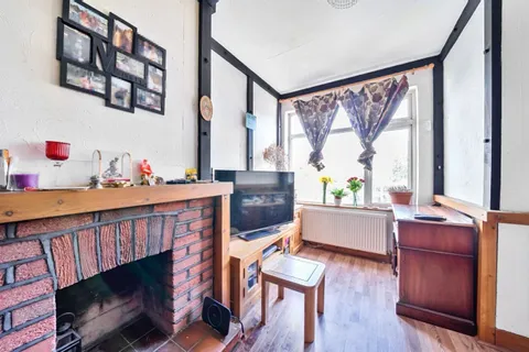 2 bedroom house for sale