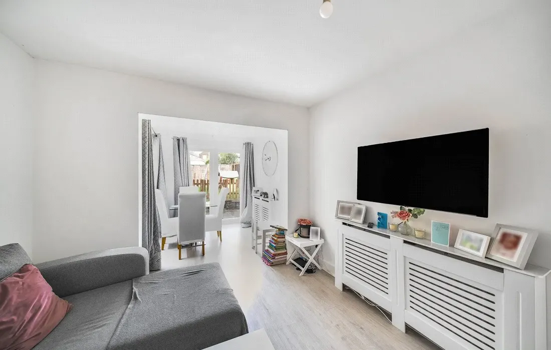 1 bedroom maisonette for sale