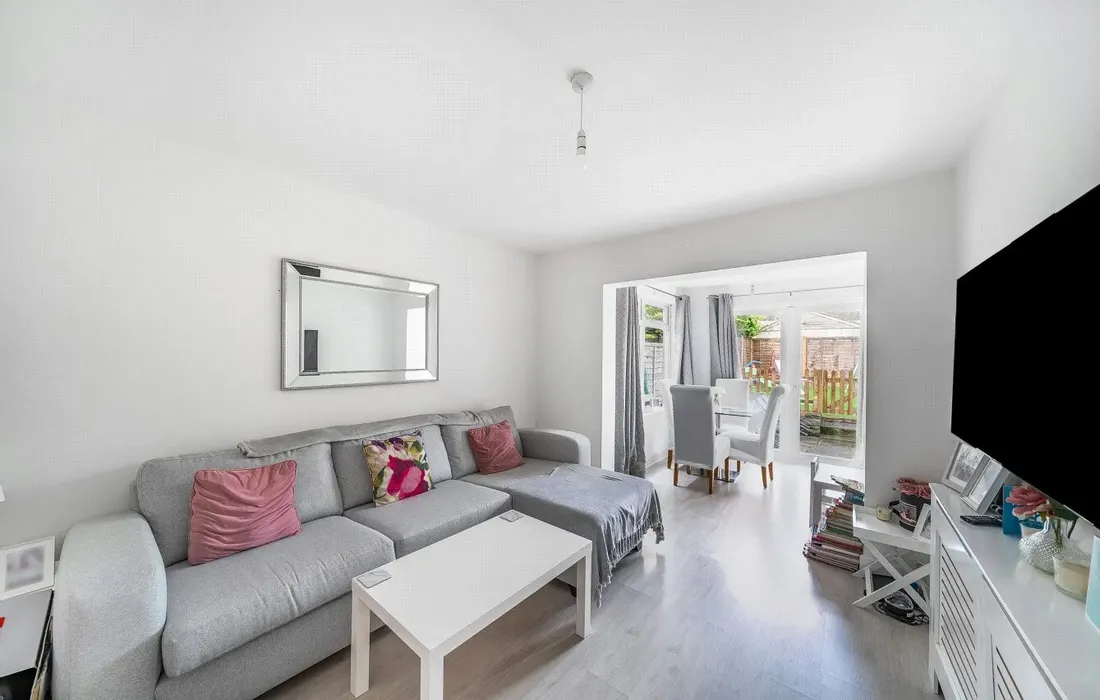 1 bedroom maisonette for sale