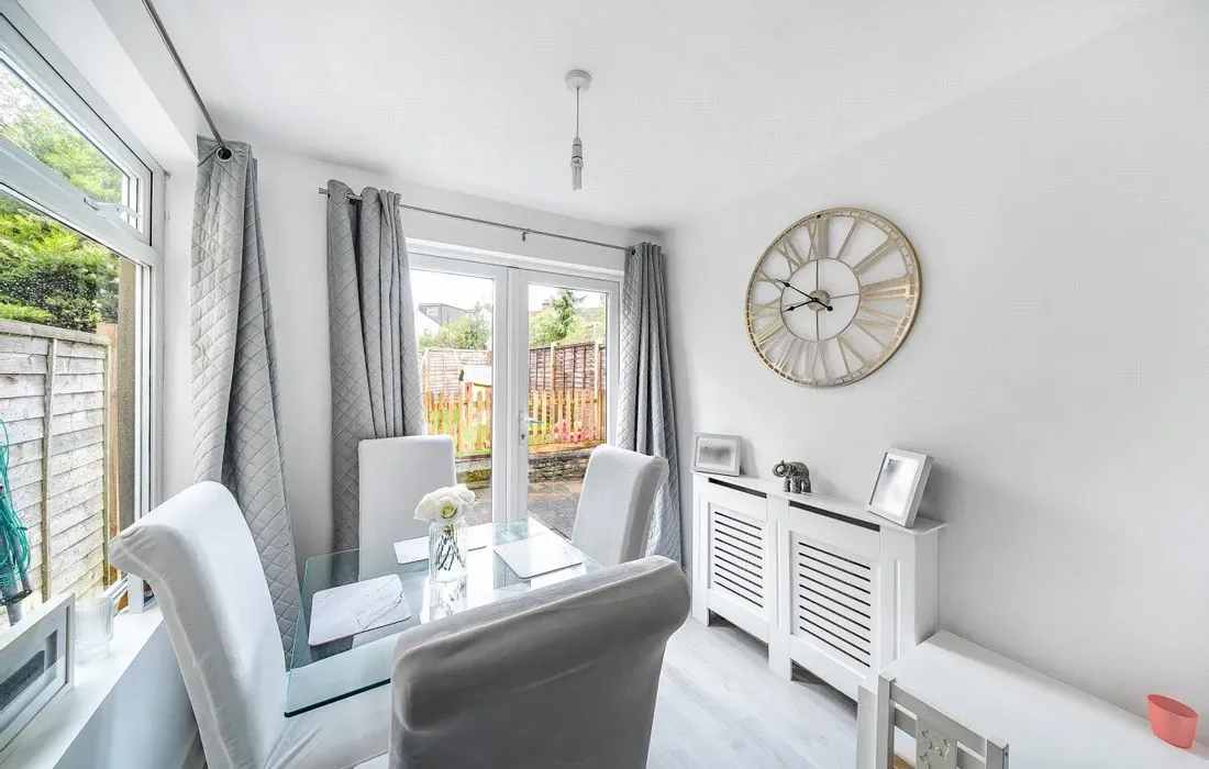 1 bedroom maisonette for sale