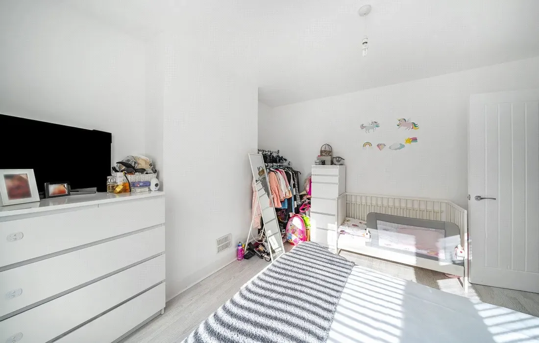 1 bedroom maisonette for sale