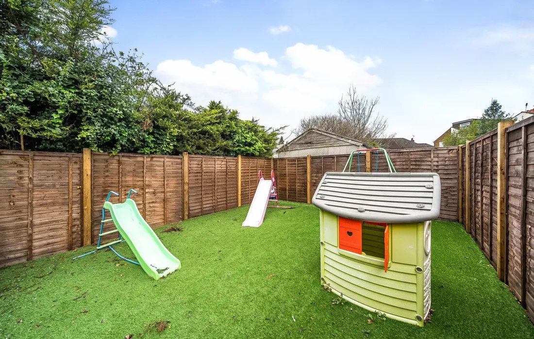 1 bedroom maisonette for sale