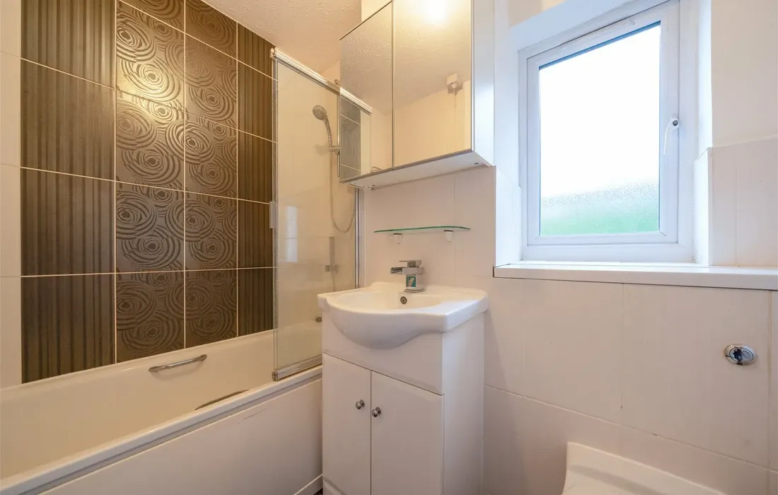 2 bedroom house for sale