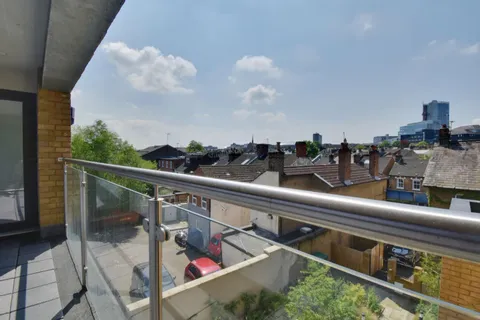 2 bedroom apartment to rent