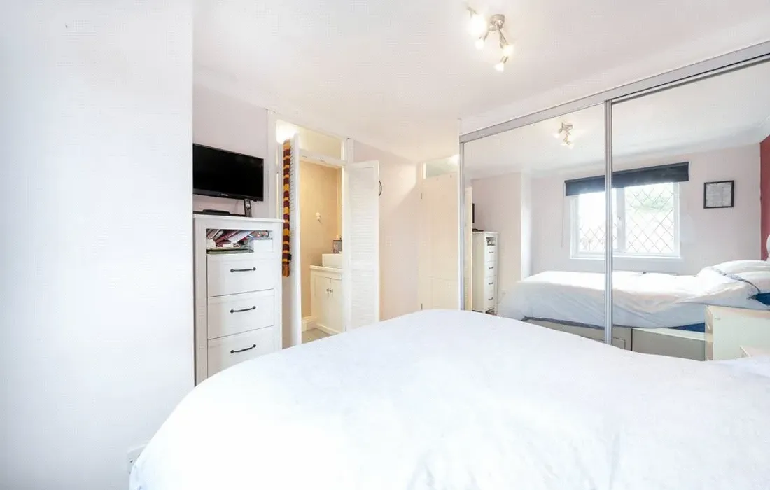 2 bedroom house for sale