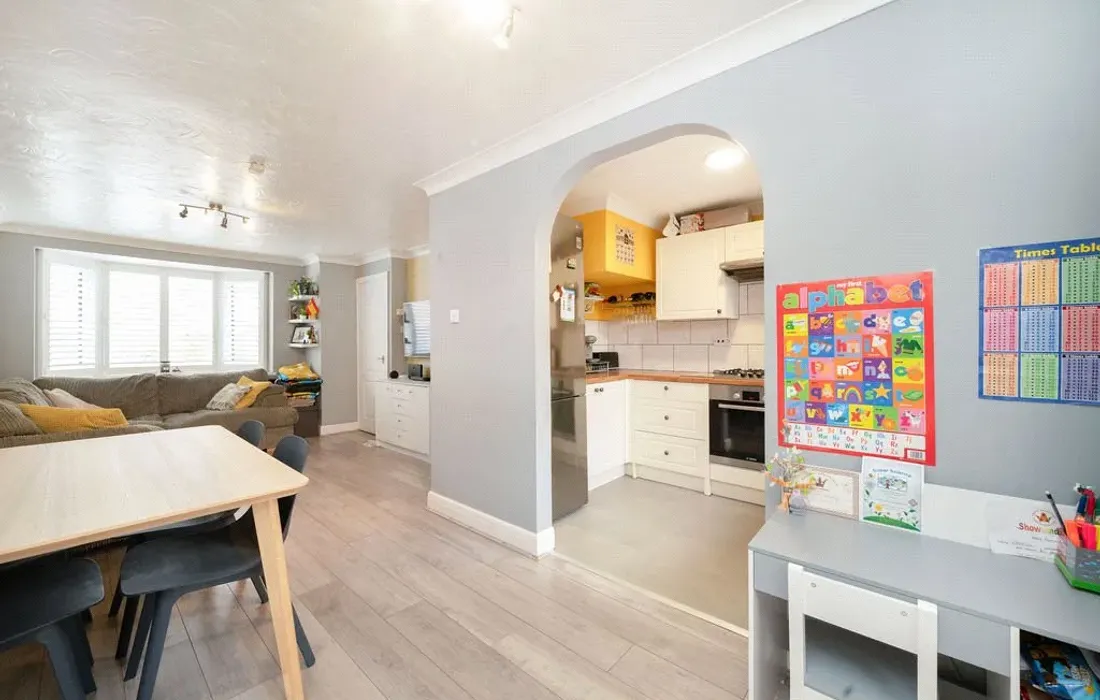 2 bedroom house for sale