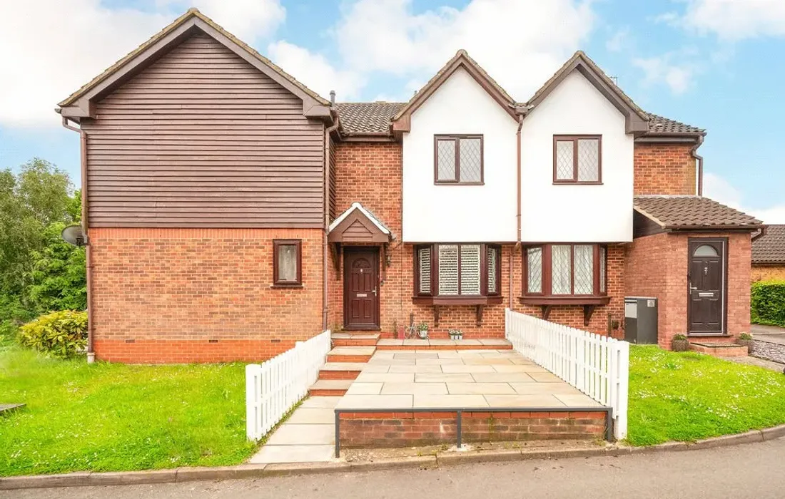 2 bedroom house for sale