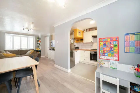 2 bedroom house for sale