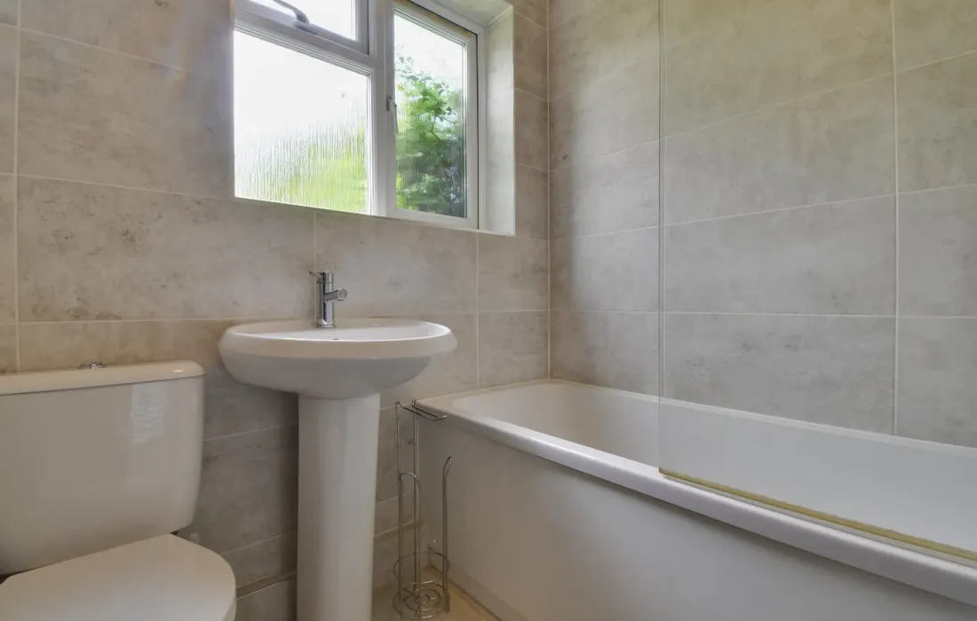 1 bedroom maisonette to rent