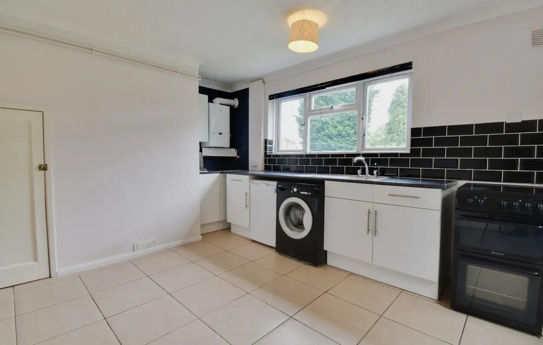 1 bedroom maisonette to rent