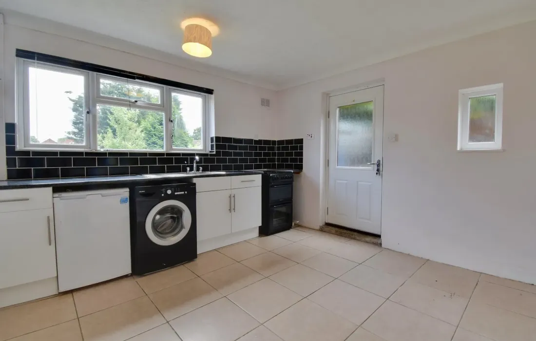 1 bedroom maisonette to rent