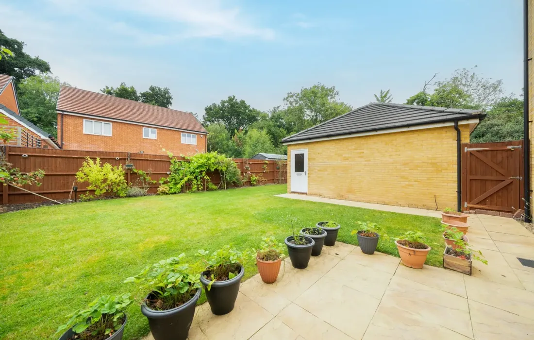 6 bedroom house to rent