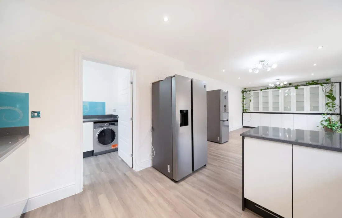 6 bedroom house to rent