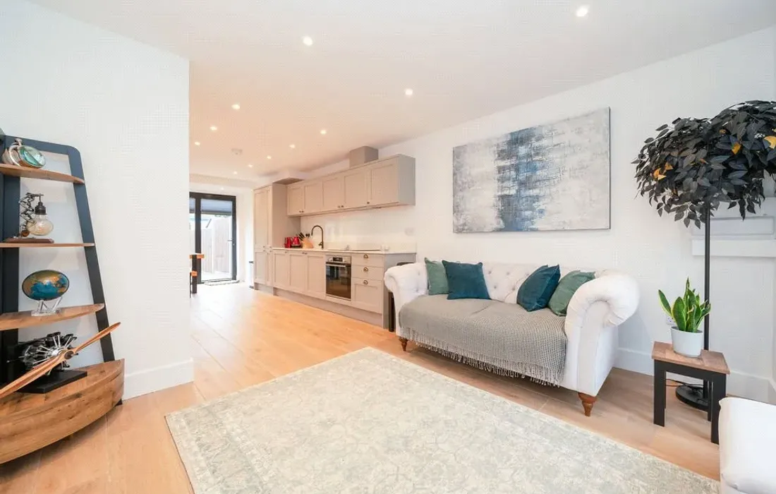 2 bedroom house for sale