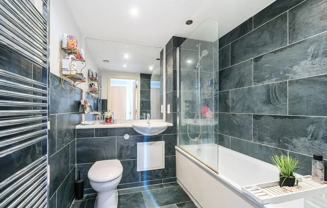 2 bedroom apartment for sale