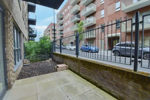 1 bedroom apartment to rent