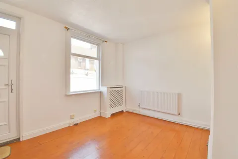 2 bedroom house to rent