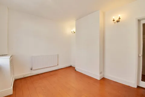 2 bedroom house to rent