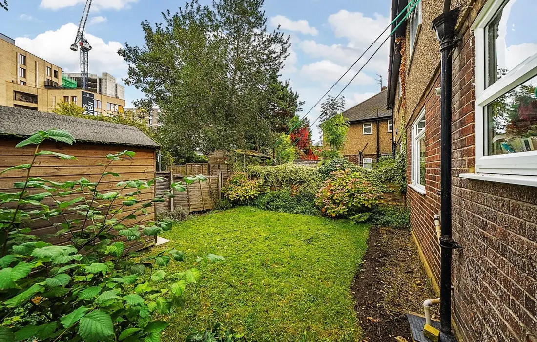 2 bedroom maisonette for sale