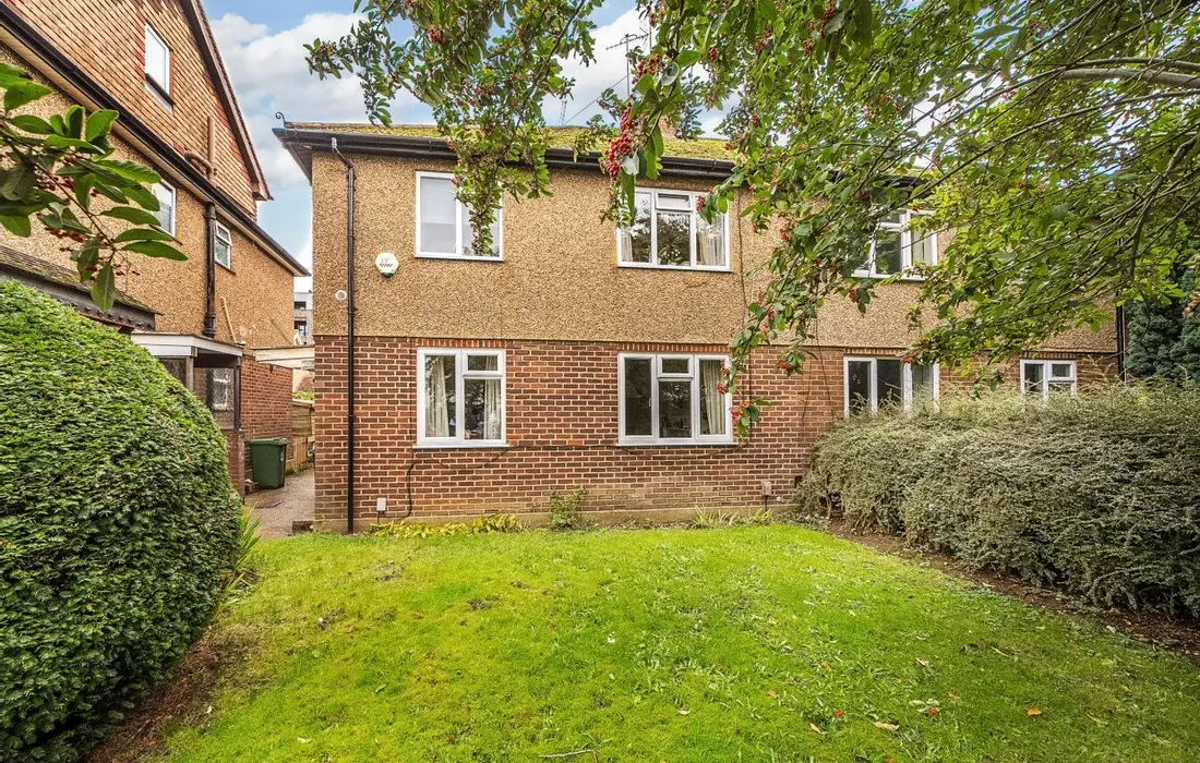 2 bedroom maisonette for sale