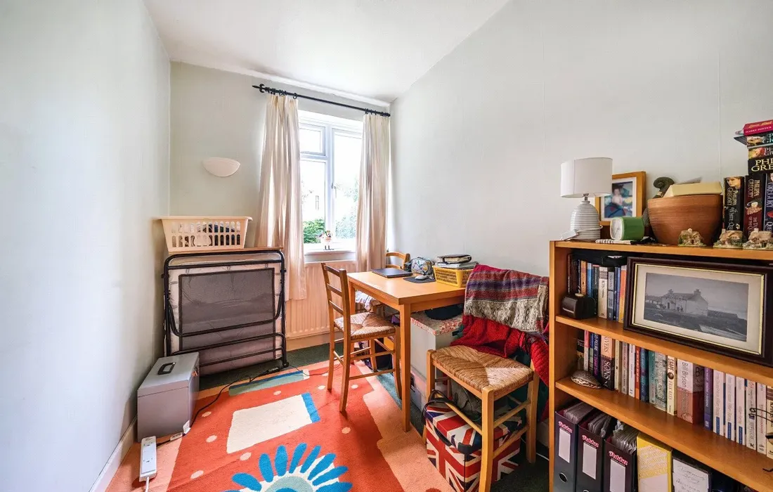 2 bedroom maisonette for sale