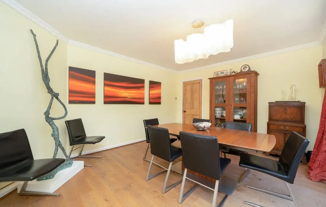 6 bedroom house for sale