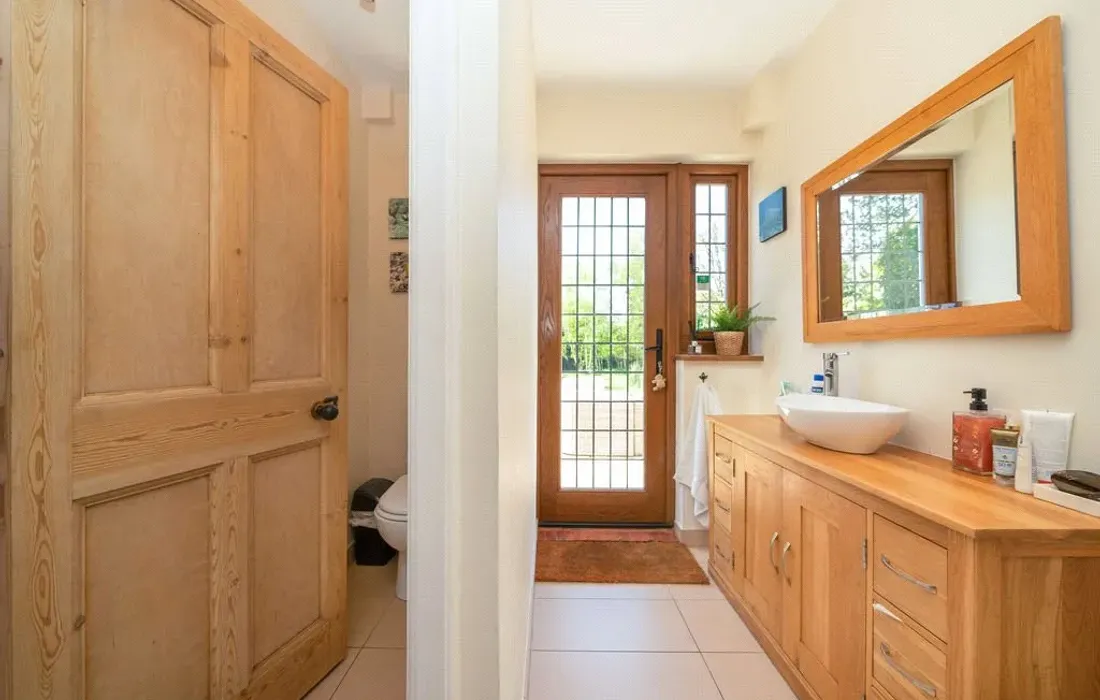 6 bedroom house for sale