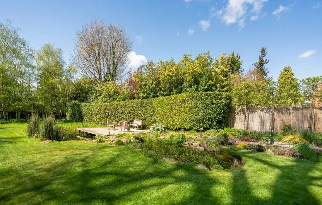 6 bedroom house for sale