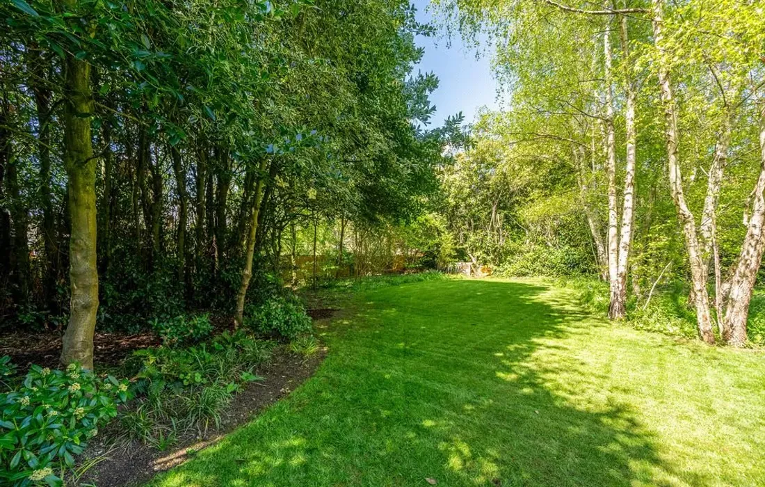 6 bedroom house for sale
