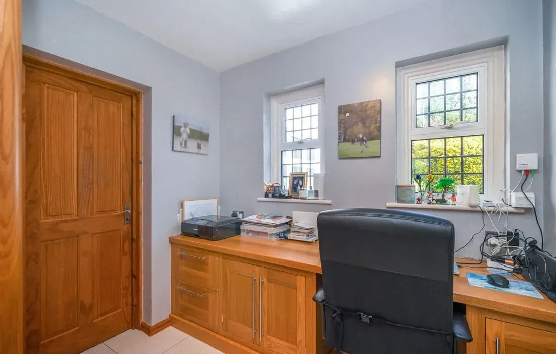 6 bedroom house for sale