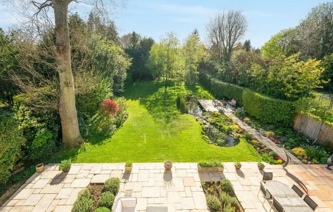 6 bedroom house for sale