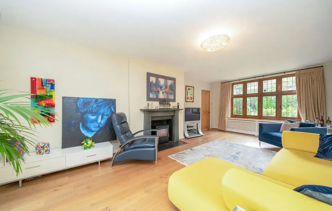 6 bedroom house for sale