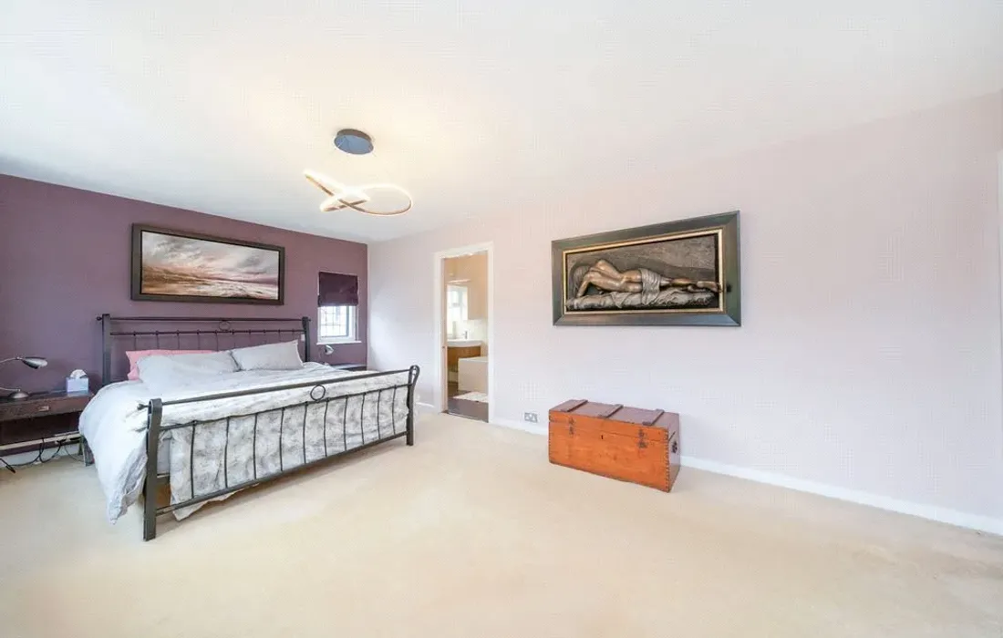 6 bedroom house for sale