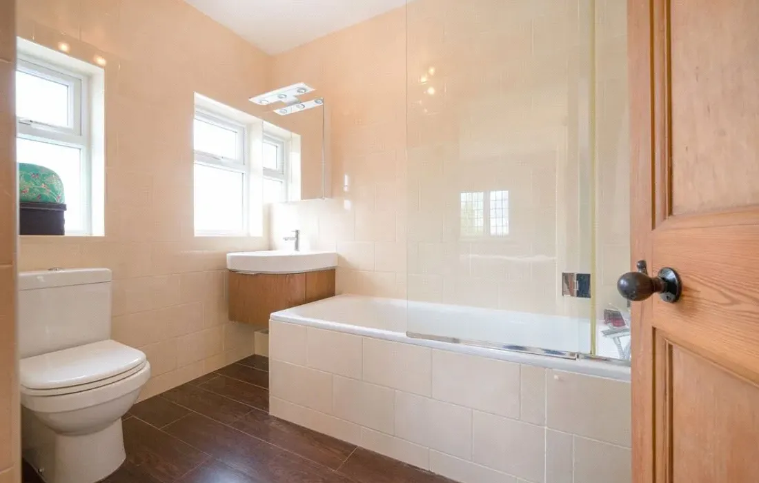 6 bedroom house for sale