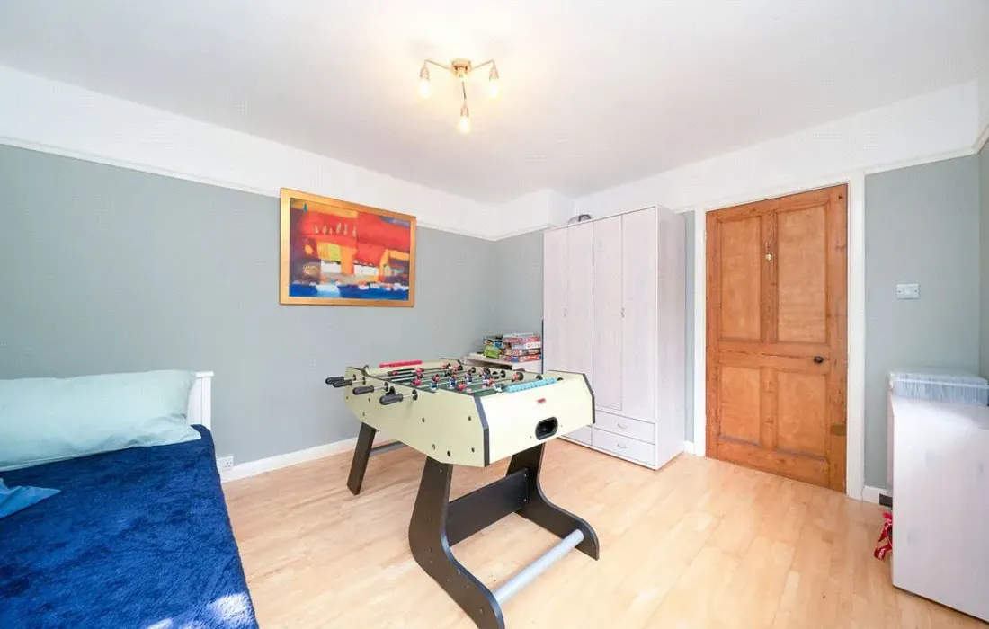 6 bedroom house for sale