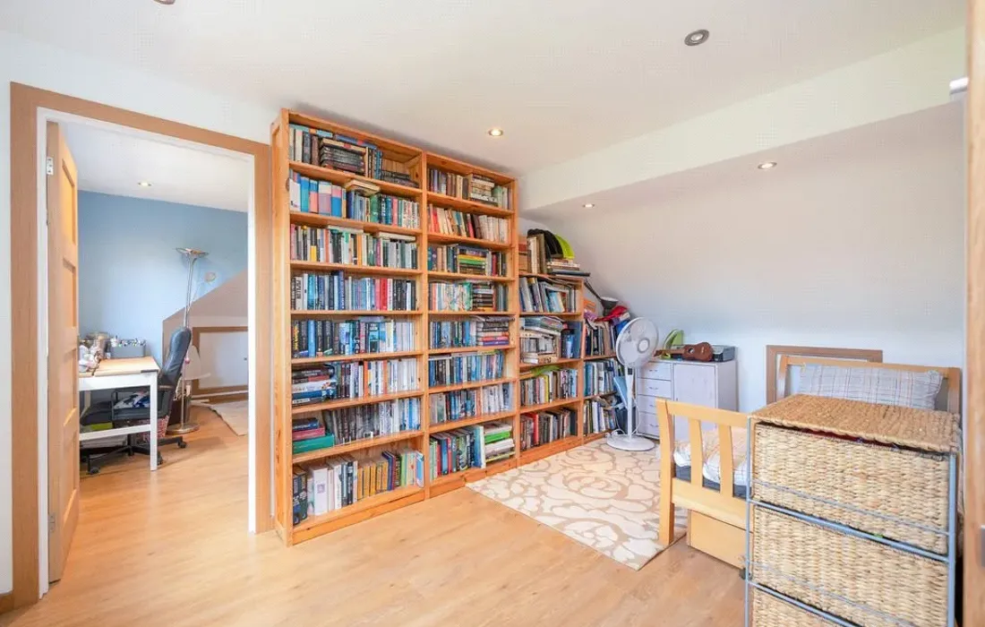 6 bedroom house for sale