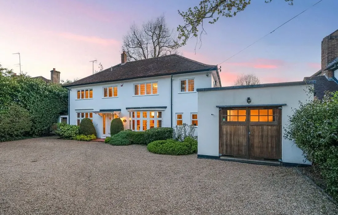 6 bedroom house for sale