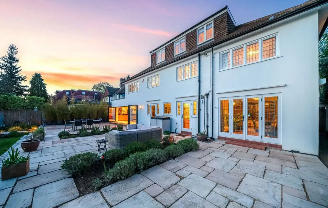 6 bedroom house for sale