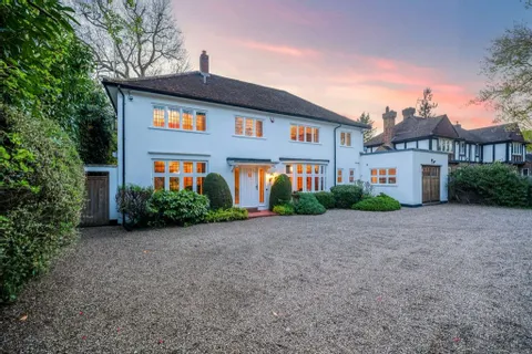 6 bedroom house for sale