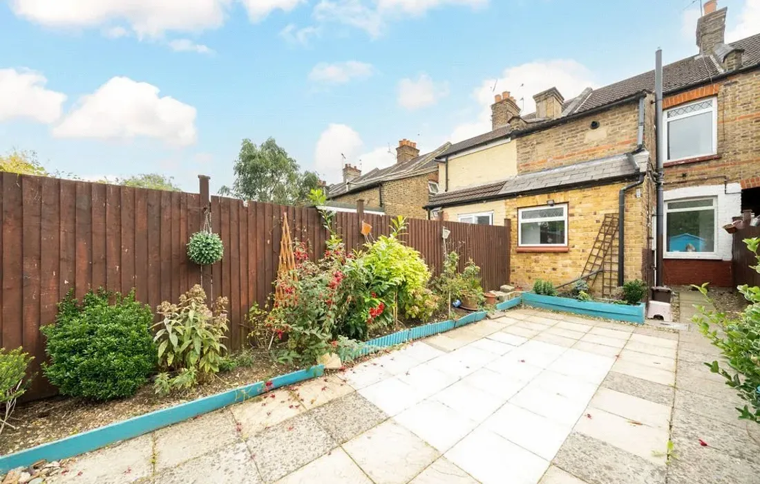 2 bedroom house to rent