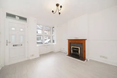 2 bedroom house to rent