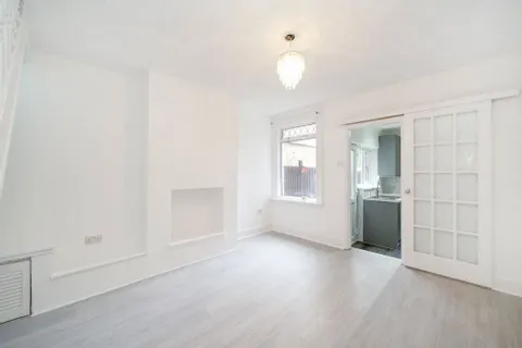 2 bedroom house to rent
