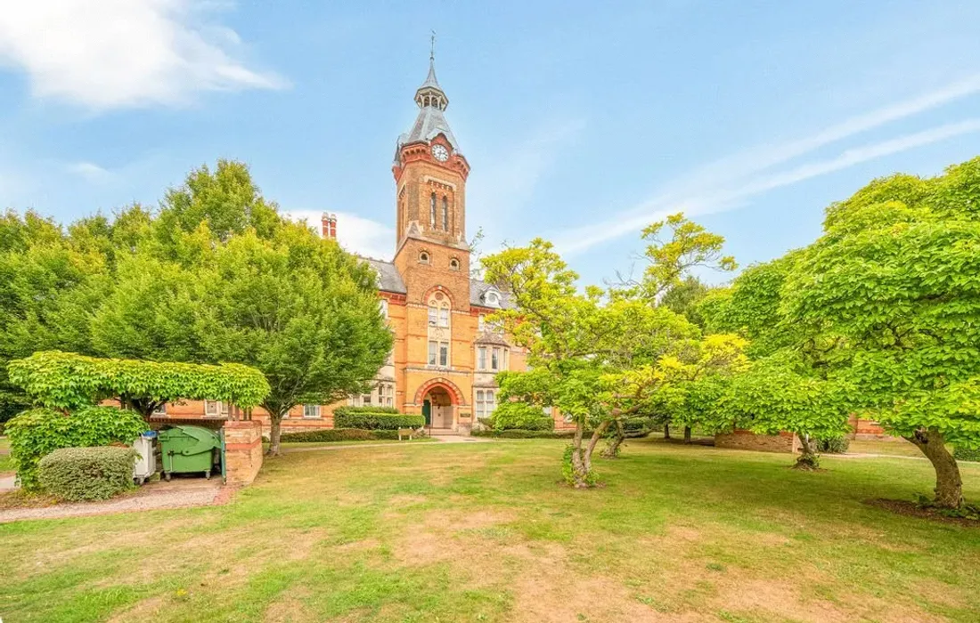 2 bedroom apartment for sale