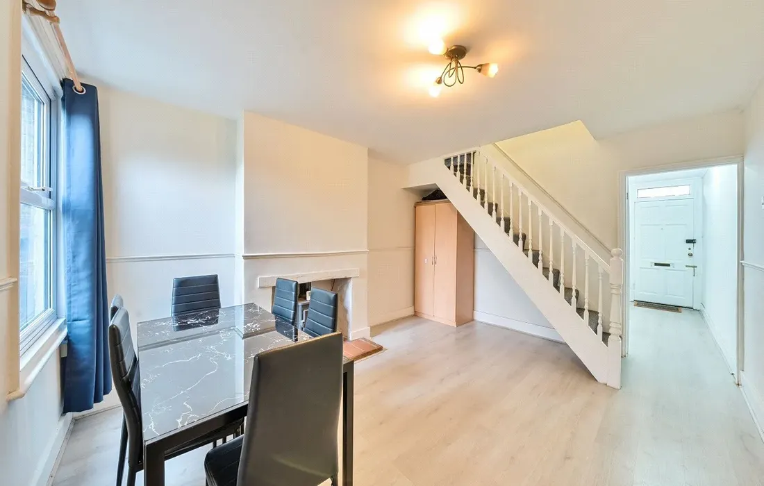 2 bedroom house for sale