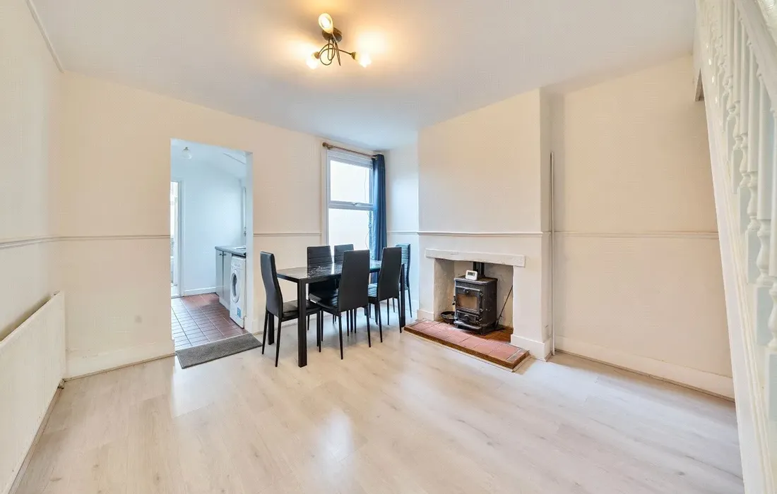 2 bedroom house for sale