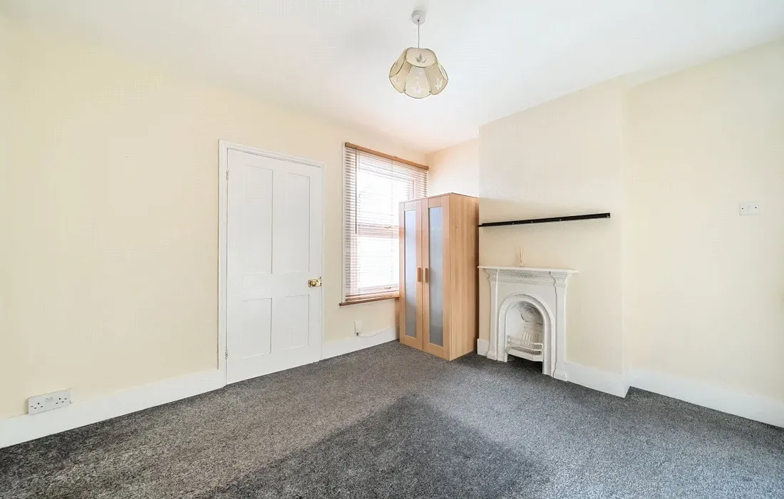 2 bedroom house for sale