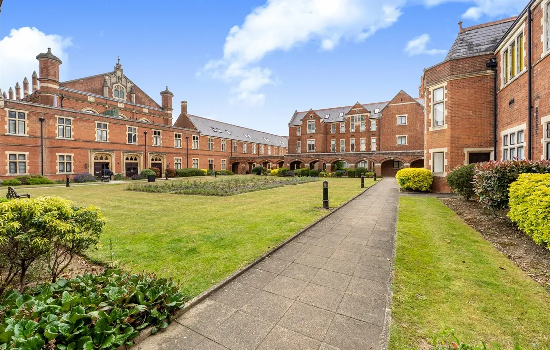 1 bedroom apartment for sale
