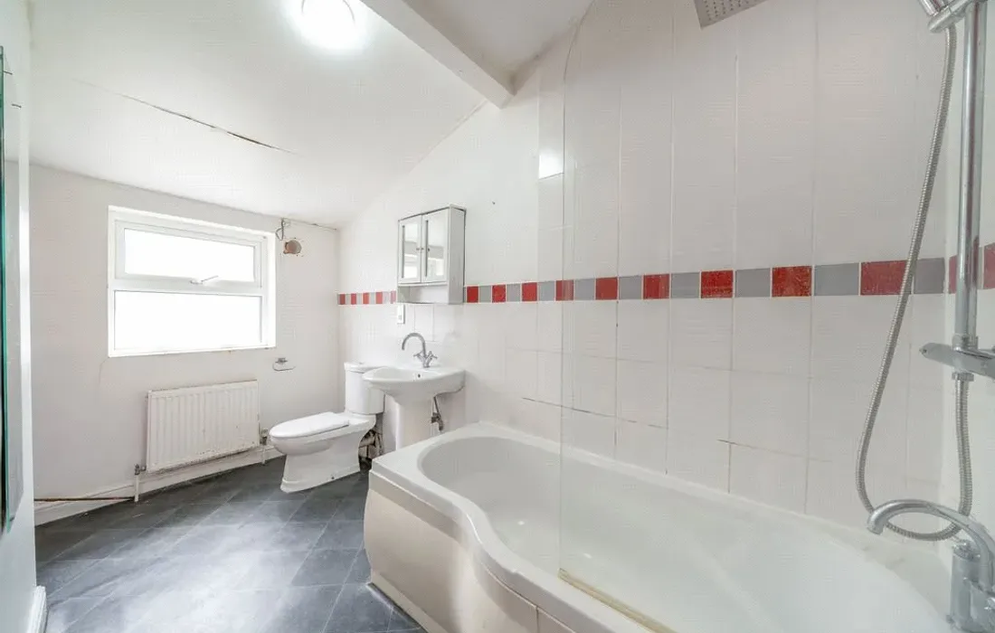 2 bedroom house for sale